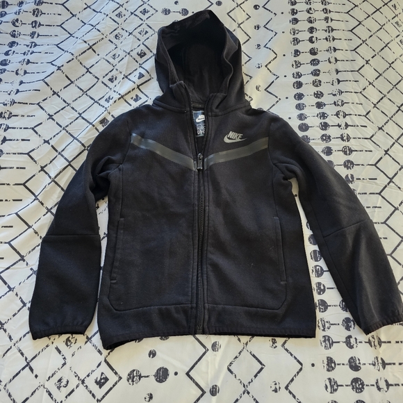 Nike Tech Fleece Full-zip Hoodie and Jogger Set In Black, Size 6-7 - Picture 2 of 10